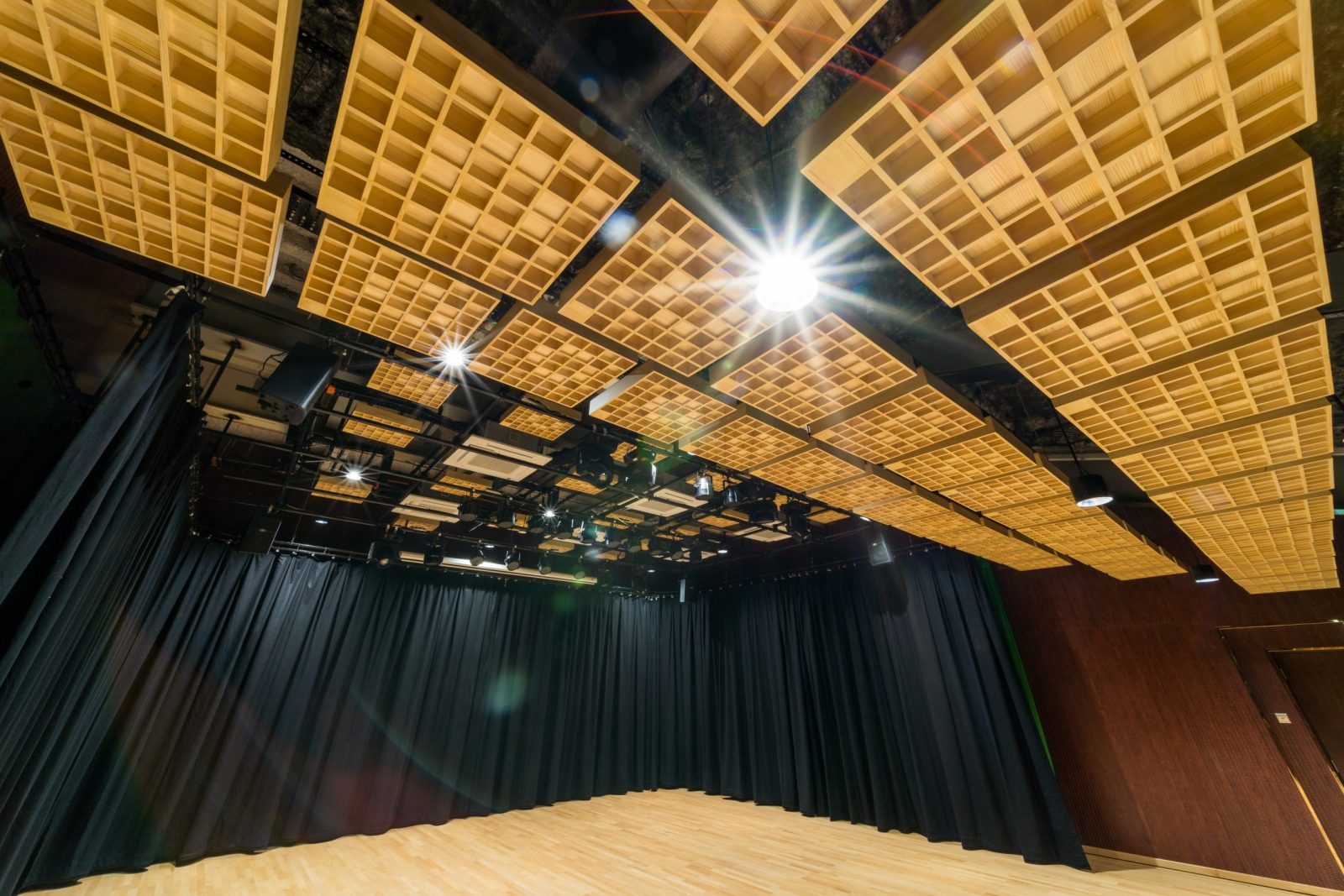 Fairview Dominus (Colour)-12